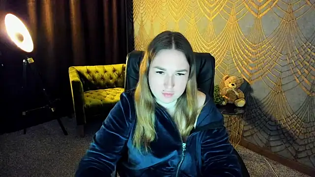 Sofii darling online show from 04/19/26, 04:39