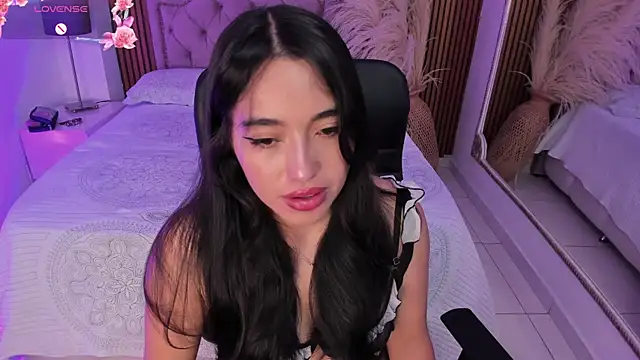 Starbutterflyy  online show from 02/07/26, 05:00