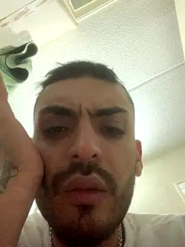 Snapshot of malek_xarx_ chatting on 09/18/25, 02:02 malek xarx online show from 09/18/25, 02:02