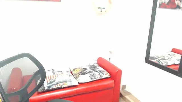 DIVAX MONSERRAT online show from 11/25/25, 06:41