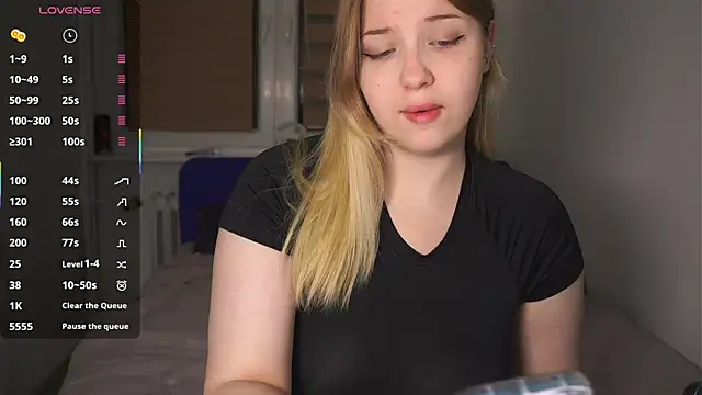 Snapshot of CuteSharloti chatting on 10/16/25, 05:14 CuteSharloti online show from 10/16/25, 05:14