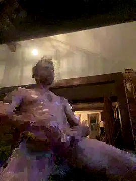 Snapshot of chaleureuxdesdames chatting on 11/17/25, 10:37 chaleureuxdesdames online show from 11/17/25, 10:37