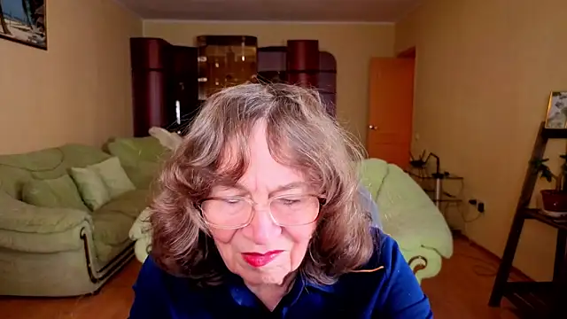 Betty Brick online show from 12/03/25, 05:37