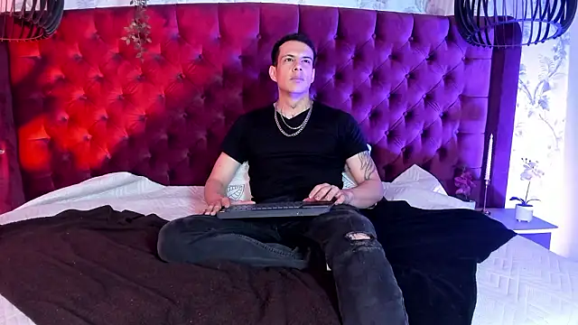 Dustin Sonne online show from 02/10/26, 03:43