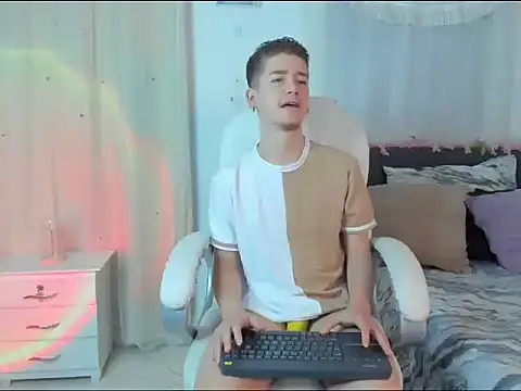 ThiagooJames online show from 12/19/25, 04:30