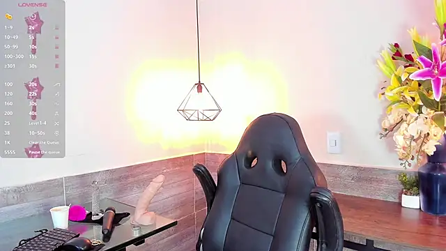 LussieWillow online show from 10/02/25, 11:39