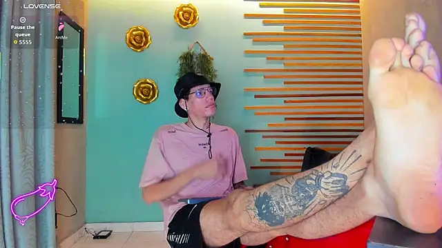 david huge online show from 10/09/25, 01:20