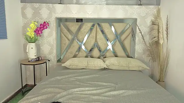 ryo light online show from 12/19/25, 01:23