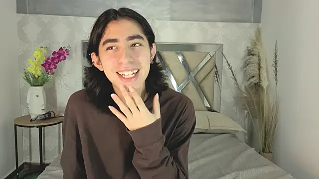 ryo light online show from 12/19/25, 08:49