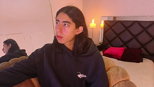 Snapshot of ryo_light chatting on 05/15/26, 04:19 ryo light online show from 05/15/26, 04:19