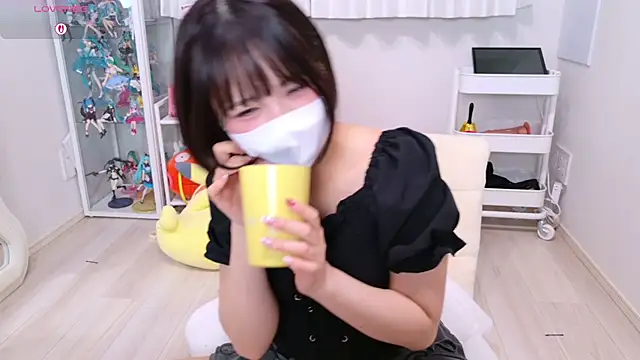 Snapshot of chii_chan_o0 chatting on 06/21/26, 01:57 chii chan o0 online show from 06/21/26, 01:57