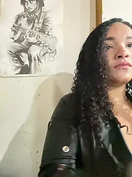 Snapshot of ivonne_diaz1 chatting on 06/08/26, 06:08 ivonne diaz1 online show from 06/08/26, 06:08