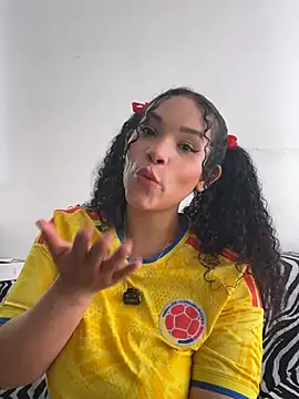 ivonne diaz1 online show from 07/07/26, 06:45