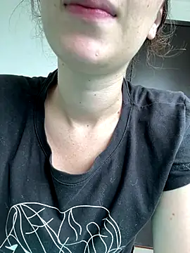 Megan colsom online show from 10/31/25, 04:19