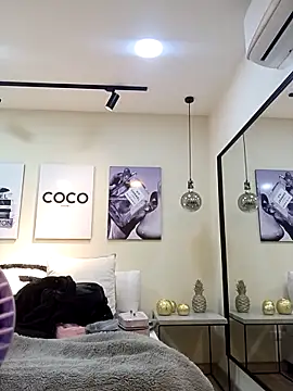 Samantha hotly online show from 10/24/25, 10:44