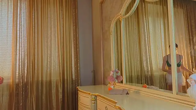 EadlinGillim online show from 11/08/25, 05:29