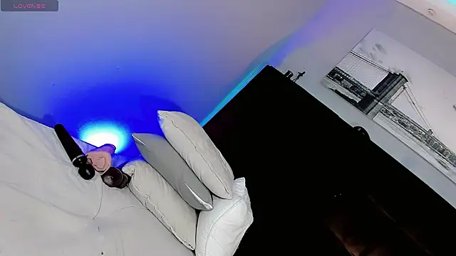 Baby-Isa online show from 04/06/26, 05:19