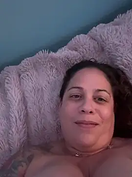 Snapshot of PrettyKittyMia chatting on 10/08/25, 01:25 PrettyKittyMia online show from 10/08/25, 01:25