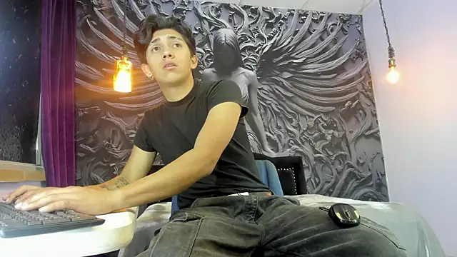 Ethann1  online show from 10/21/25, 03:57