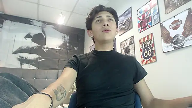 Ethann1  online show from 10/22/25, 04:02