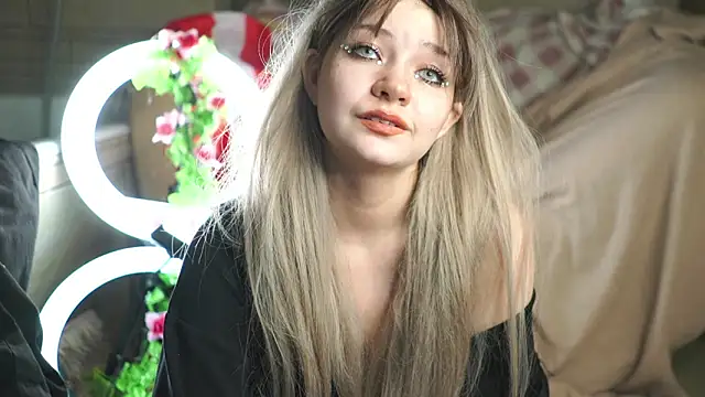 Snapshot of nikoli_naw chatting on 09/12/25, 04:23 nikoli naw online show from 09/12/25, 04:23