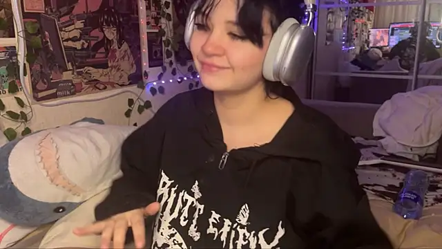 Snapshot of nikoli_naw chatting on 10/16/25, 10:00 nikoli naw online show from 10/16/25, 10:00