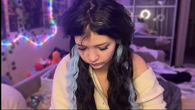 Snapshot of nikoli_naw chatting on 10/30/25, 02:40 nikoli naw online show from 10/30/25, 02:40