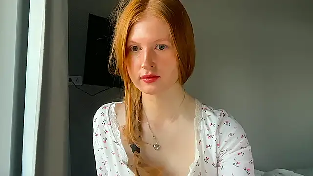 Snapshot of LuxXAngel chatting on 06/13/26, 01:03 LuxXAngel online show from 06/13/26, 01:03
