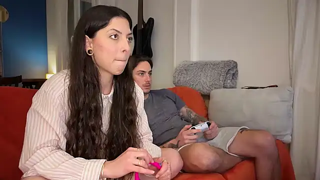 Snapshot of Airelle chatting on 01/11/26, 05:51 Airelle online show from 01/11/26, 05:51