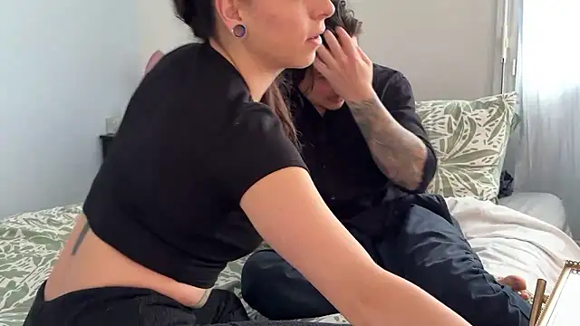 Snapshot of Airelle chatting on 02/14/26, 10:23 Airelle online show from 02/14/26, 10:23