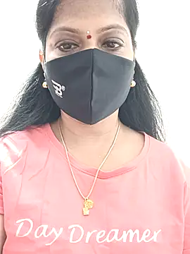 Snapshot of shivani27 chatting on 09/16/25, 02:40 shivani27 online show from 09/16/25, 02:40