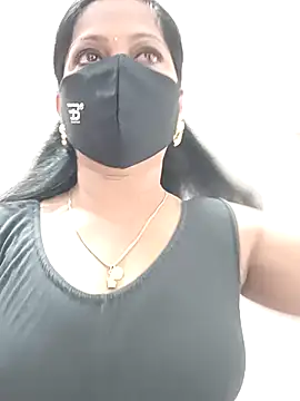 Snapshot of shivani27 chatting on 10/07/25, 02:14 shivani27 online show from 10/07/25, 02:14