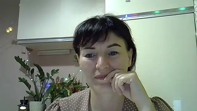 Krystal 82 online show from 09/11/25, 01:39