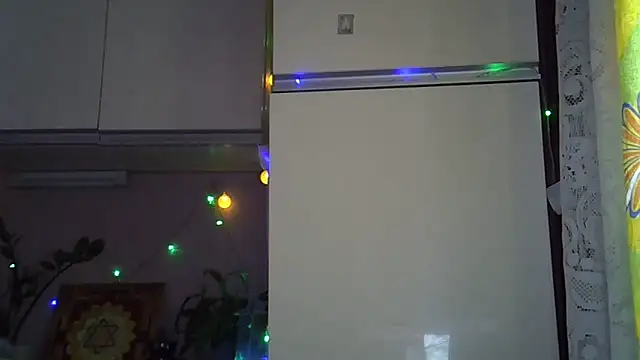 Krystal 82 online show from 10/30/25, 06:15