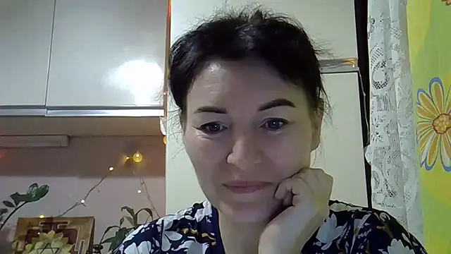 Krystal 82 online show from 10/31/25, 05:08