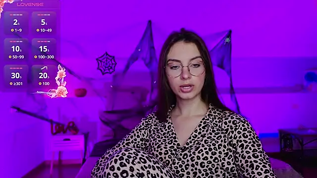 Real cutie1 online show from 10/22/25, 09:36