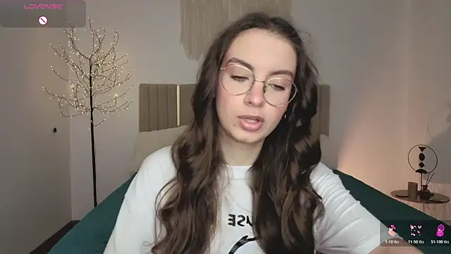 Real cutie1 online show from 04/01/26, 01:41