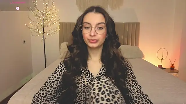 Real cutie1 online show from 04/22/26, 01:01