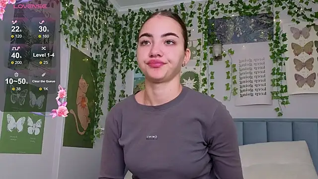 Ashley Pierce online show from 12/02/25, 04:07