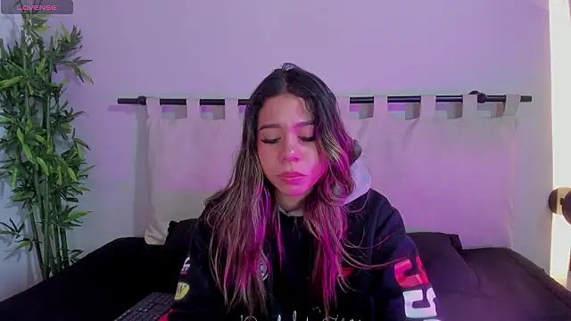 Rachell criss online show from 03/12/26, 04:18