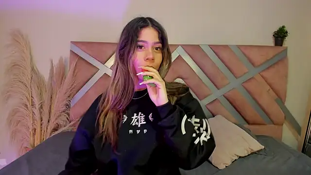 Rachell criss online show from 04/01/26, 04:13