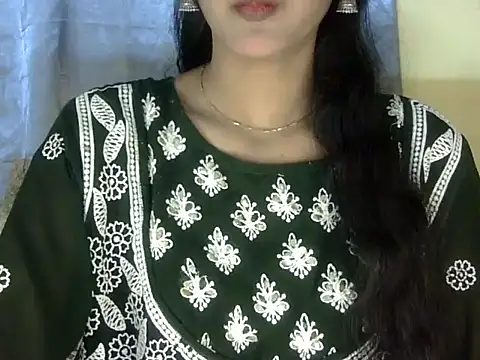 Snapshot of zara_Khan0 chatting on 09/13/25, 02:06 zara Khan0 online show from 09/13/25, 02:06