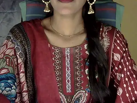 Snapshot of zara_Khan0 chatting on 10/06/25, 02:25 zara Khan0 online show from 10/06/25, 02:25