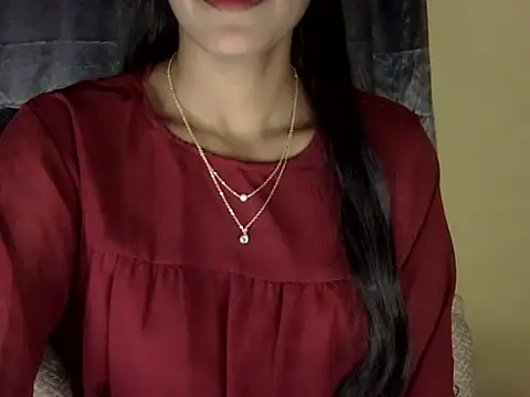 Snapshot of zara_Khan0 chatting on 10/11/25, 01:42 zara Khan0 online show from 10/11/25, 01:42