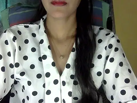 Snapshot of zara_Khan0 chatting on 10/17/25, 03:31 zara Khan0 online show from 10/17/25, 03:31