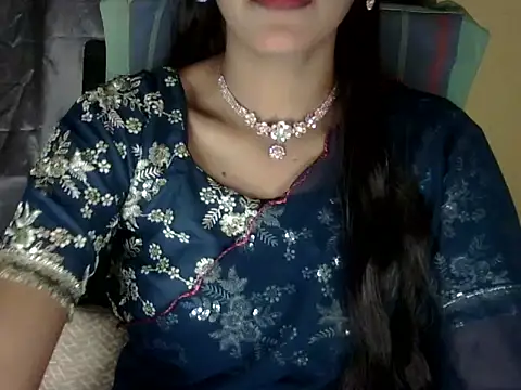 Snapshot of zara_Khan0 chatting on 10/19/25, 04:29 zara Khan0 online show from 10/19/25, 04:29