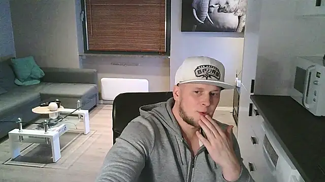 Dartanjanas13 online show from 11/13/25, 07:57