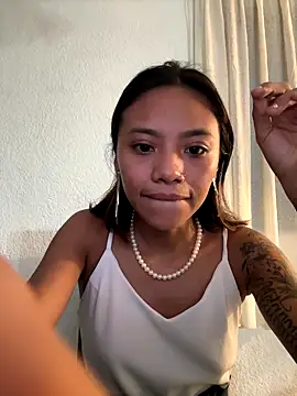 Nia Desire online show from 09/19/25, 06:26