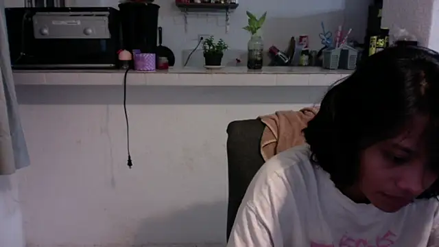 Snapshot of Nia_Desire chatting on 05/26/26, 05:03 Nia Desire online show from 05/26/26, 05:03