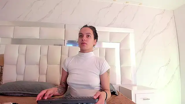 Maia Park online show from 02/25/26, 11:42